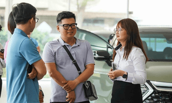 Người Việt trì hoãn mua ôtô chờ giảm trước bạ